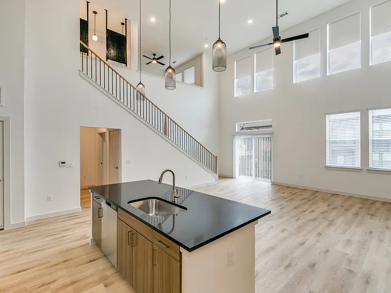 Burnett Lofts at Bishop Ridge — Photo 33
