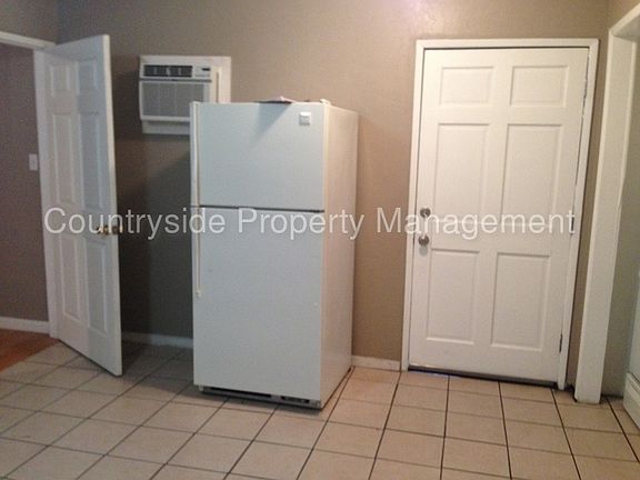 3rd image of 4011 Ryde Ave