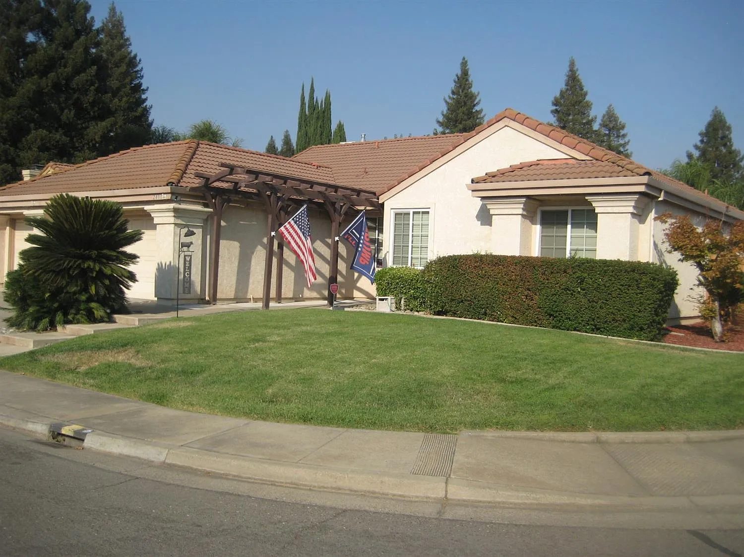 2411 Dove Ct photo 1