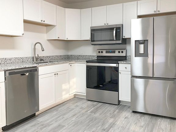 Completely Renovated 14' x 11' Kitchen