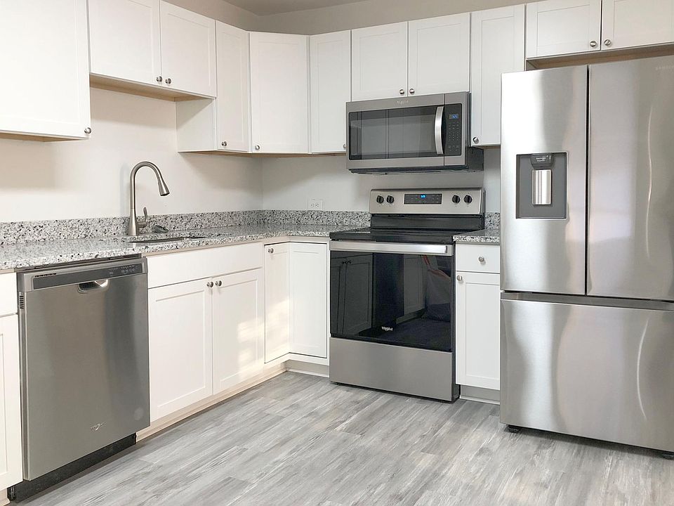 Completely Renovated 14' x 11' Kitchen
