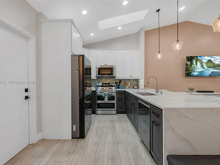 4220 Grove Park Ln — Photo 4