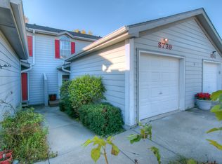 8739 NW 82nd St, Kansas City, MO 64152