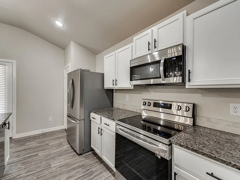 6714 Lonesome Dove Ln — Photo 10