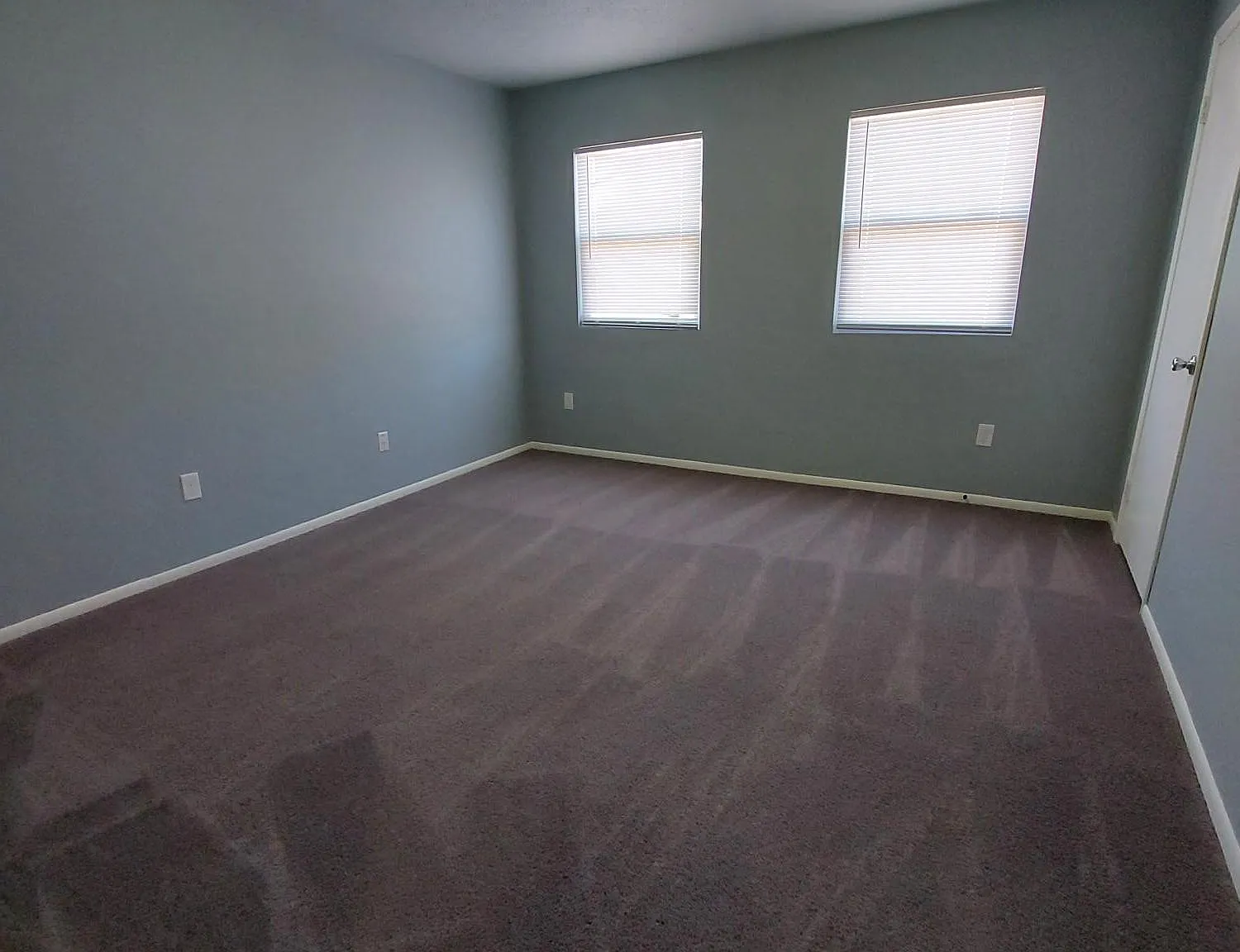 2 bed, 1.5 bath, $1,200 — Photo 2