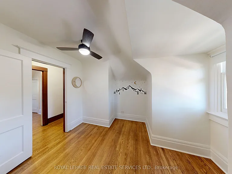 130A Westminster Ave #UPPER LEVEL — Photo 34