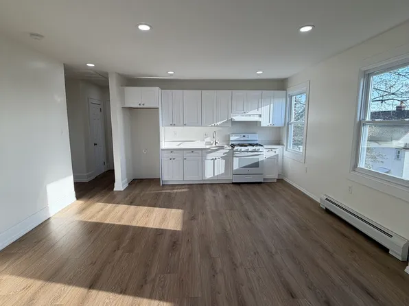 15 Van Courtland Pl Floor 2, Ridgefield, NJ 07657