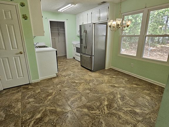 3rd image of 509 Heritage Ridge Dr