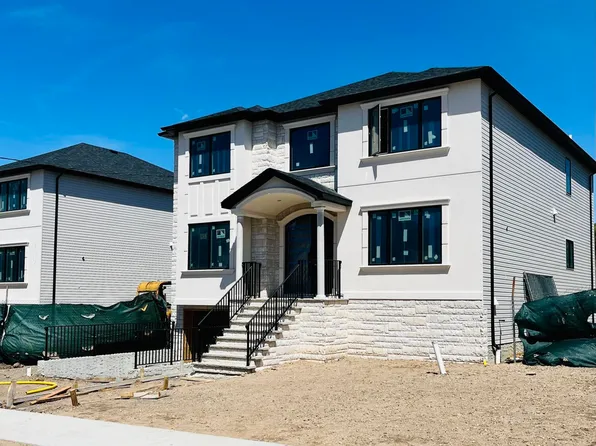 45 Center St, Staten Island, NY 10306