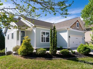 17 Dreambird Dr, Leicester, NC 28748