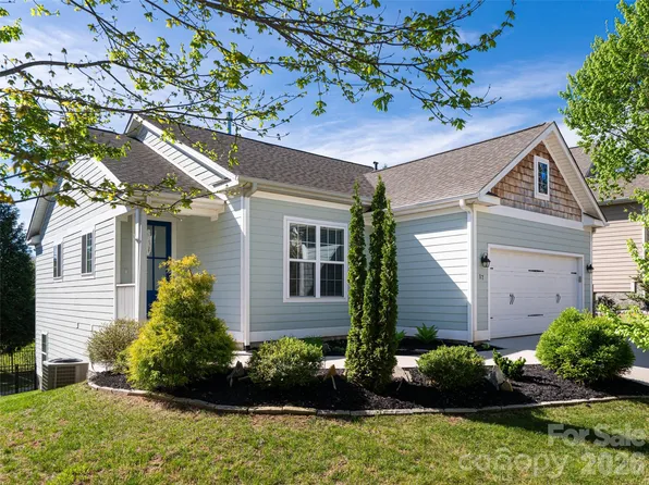 17 Dreambird Dr, Leicester, NC 28748