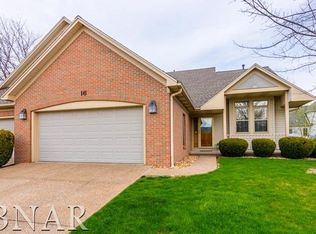 16 Aspen Ct, Bloomington, IL
