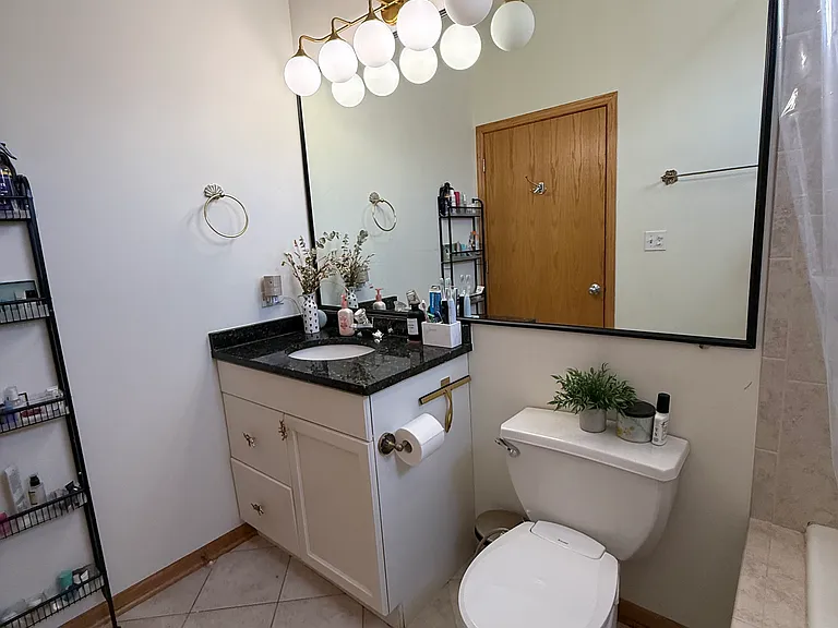 2136 W Monroe St #404 — Photo 17