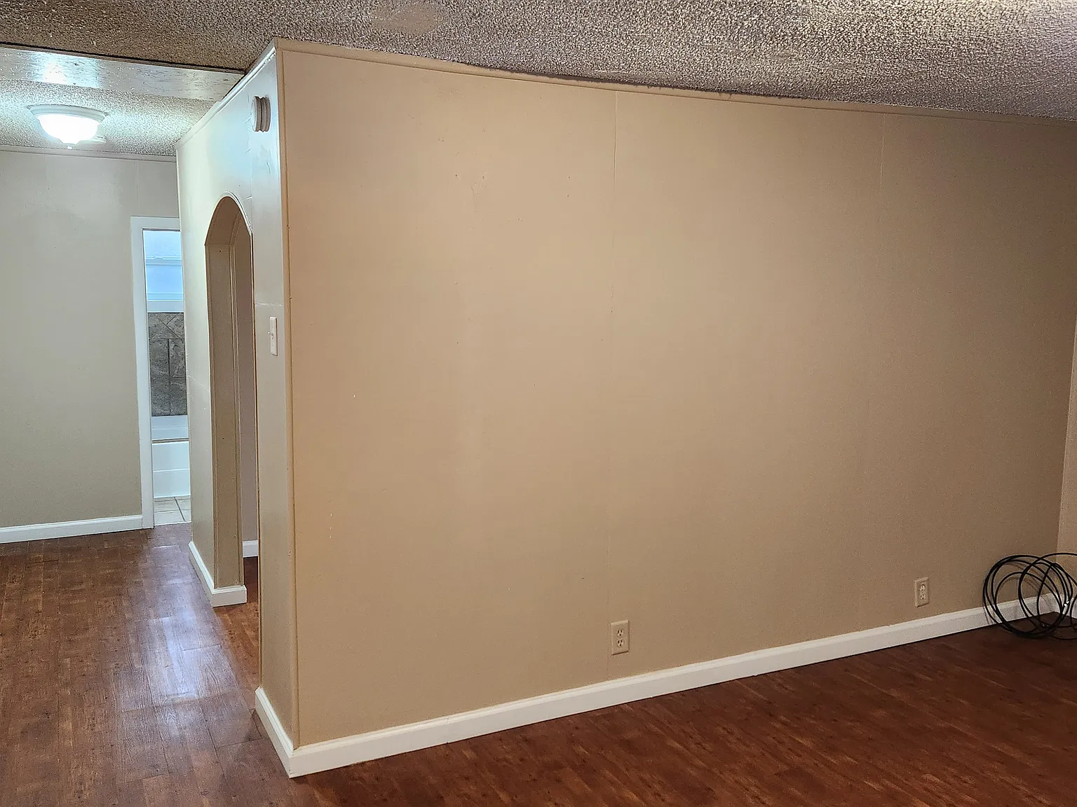 1 bed, 750 sqft, $1,400 — Photo 3