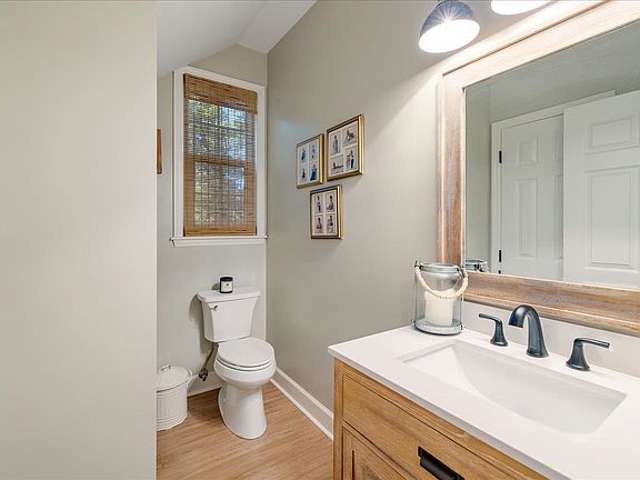 4th image of 1451 Denholm Dr