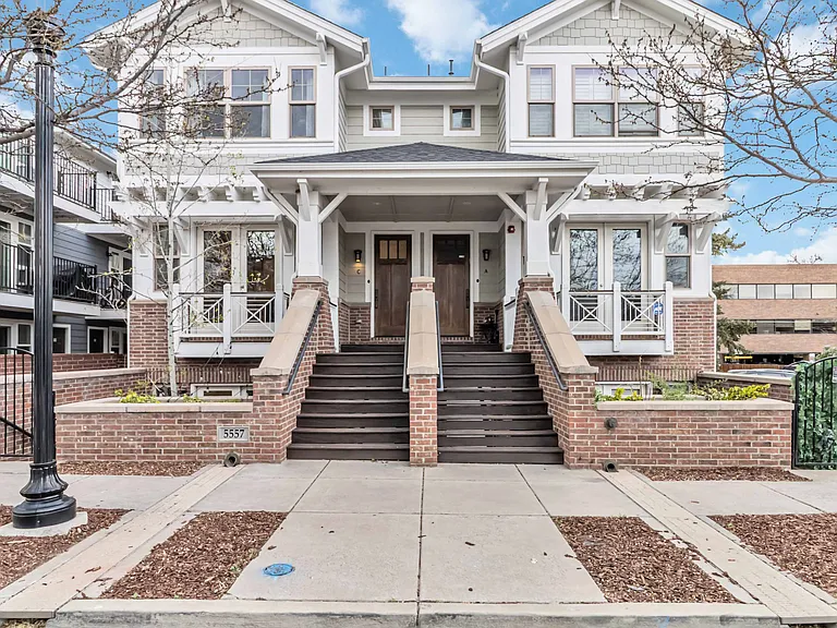 5557 S Hill Street, Littleton, CO 80120