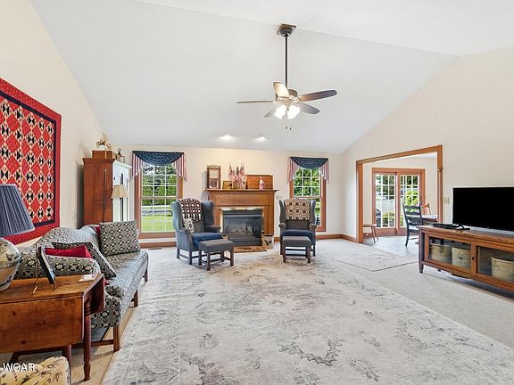 5th image of 656 Gardenview Cir