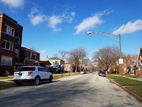 5th image of 10234 S Eberhart Ave