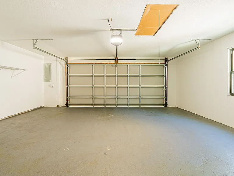 140 Pine St — Photo 32