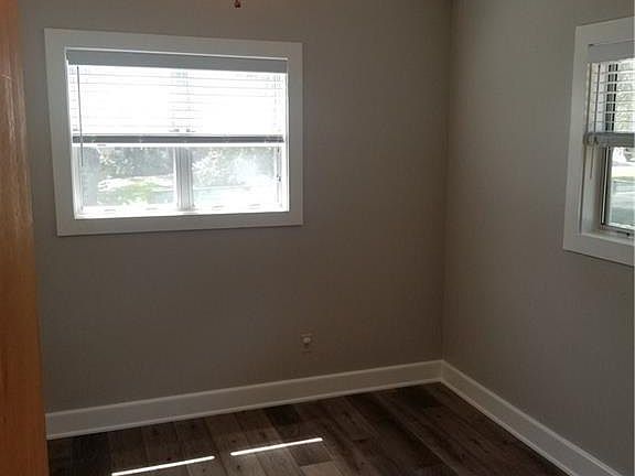 5th image of 2102 Townes Ln #B