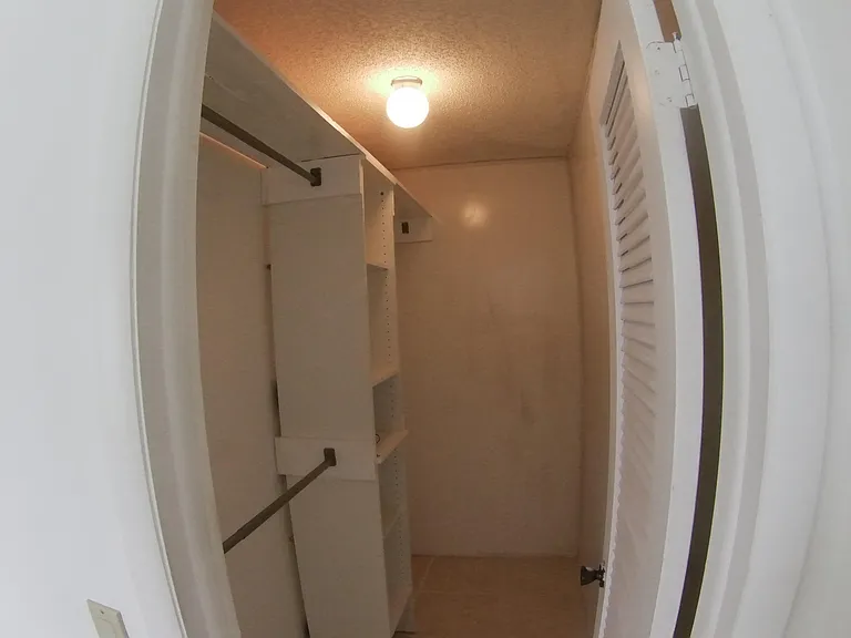 556 Capri Park #L — Photo 25