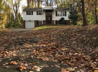 1555 Fieldwood Rd, Southampton, PA 18966