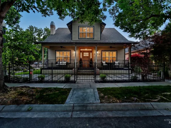 2395 E Gloucester Pl, Boise, ID 83706