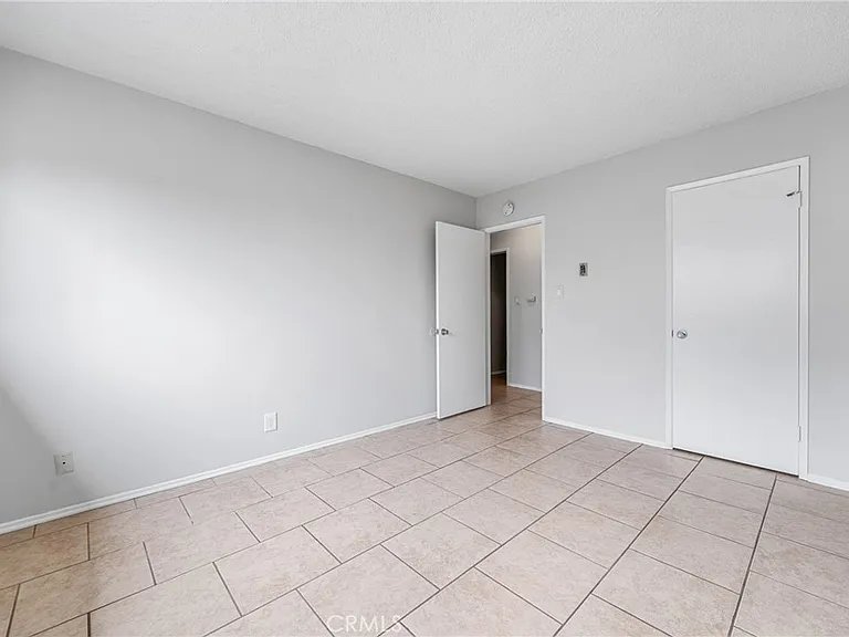 912 Gladys Ave #2 — Photo 6