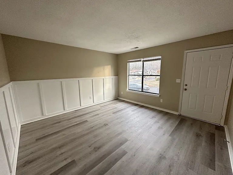 1920 15th Way SW — Photo 3
