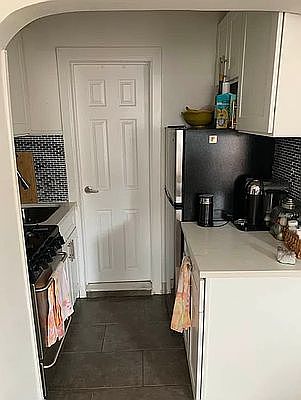 5th image of 350 E 9th St APT 6