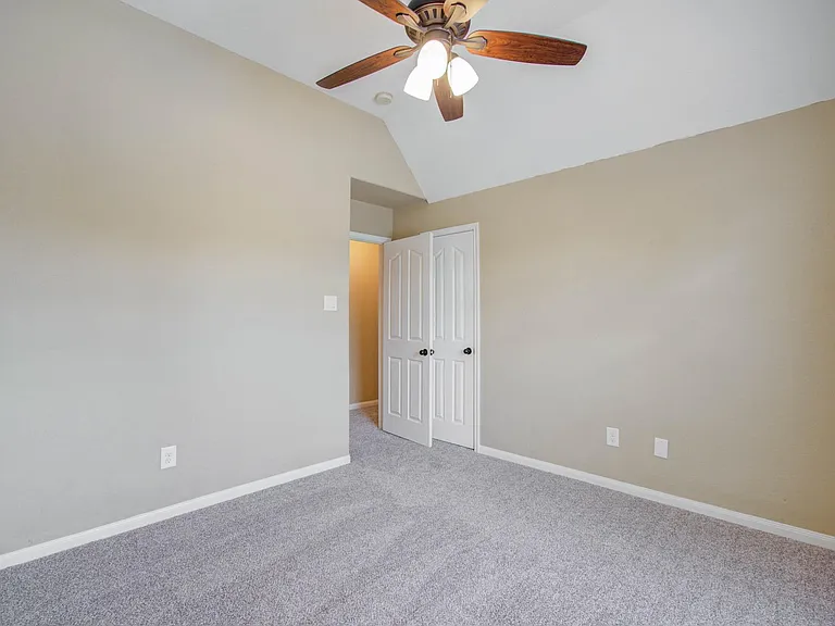 21331 Parham Cir — Photo 35