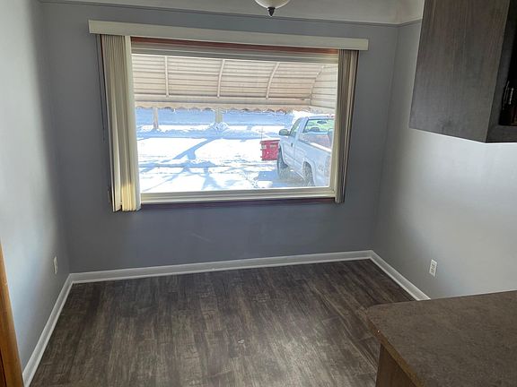 5th image of 21521 Trombly St