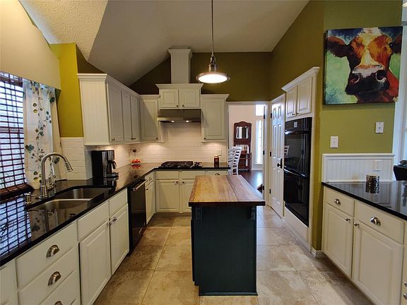 3rd image of 2313 Lawton Ln