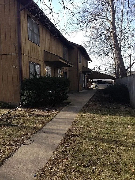 2 bed, 1.5 bath, 775 sqft, $1,250 — Photo 1