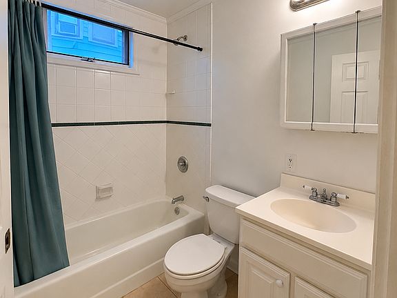 3rd image of 12 Woodbury Ave APT 1