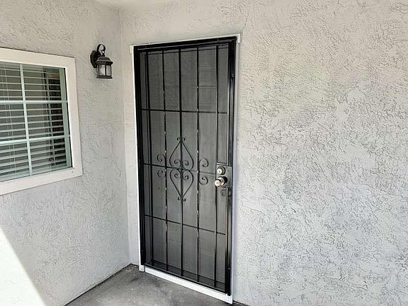 5th image of 6113 Village Green Dr