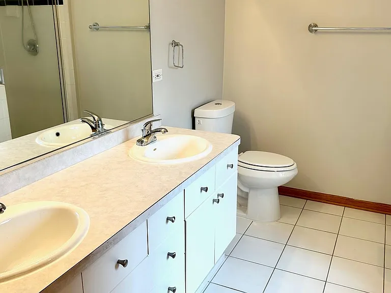 3954 N Greenview Ave #2N — Photo 5