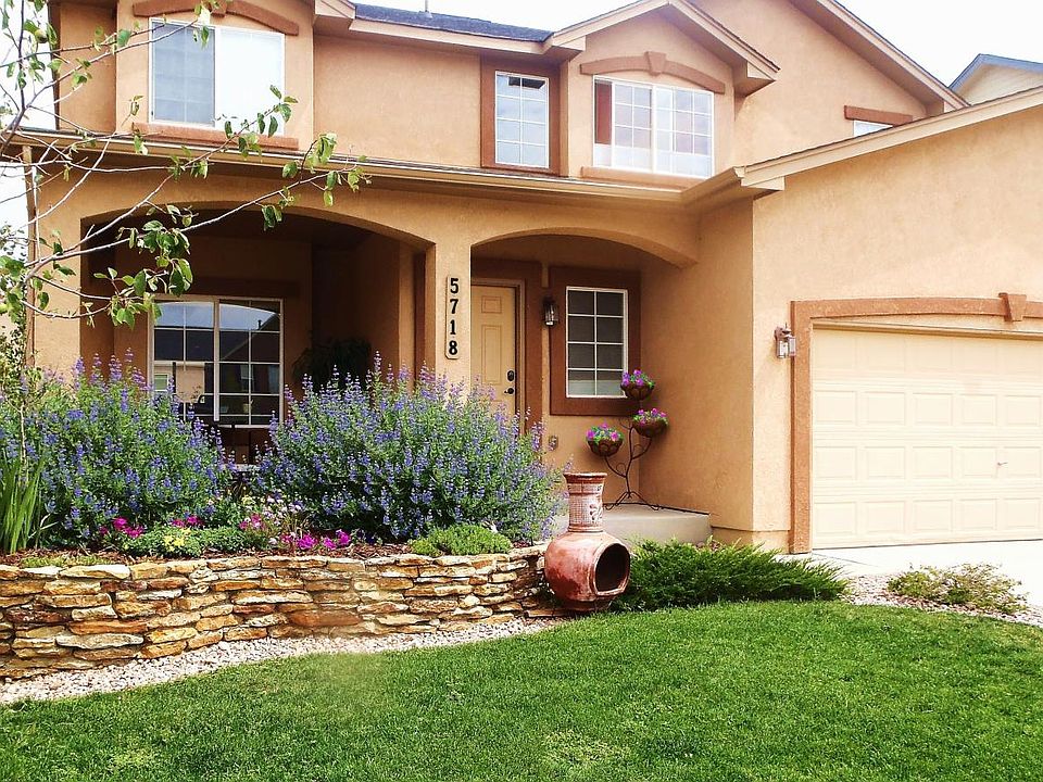 Southern exposure, no icy driveway! Sprinkler system keeps yard looking great. Cul de sac lot