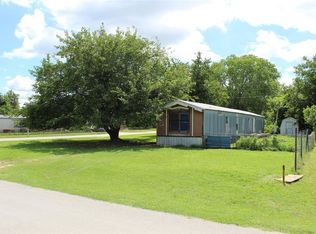 1629 Sandy Ln, Azle, TX 76020