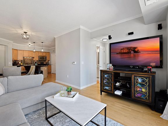 3rd image of 500 Grant St E #1008