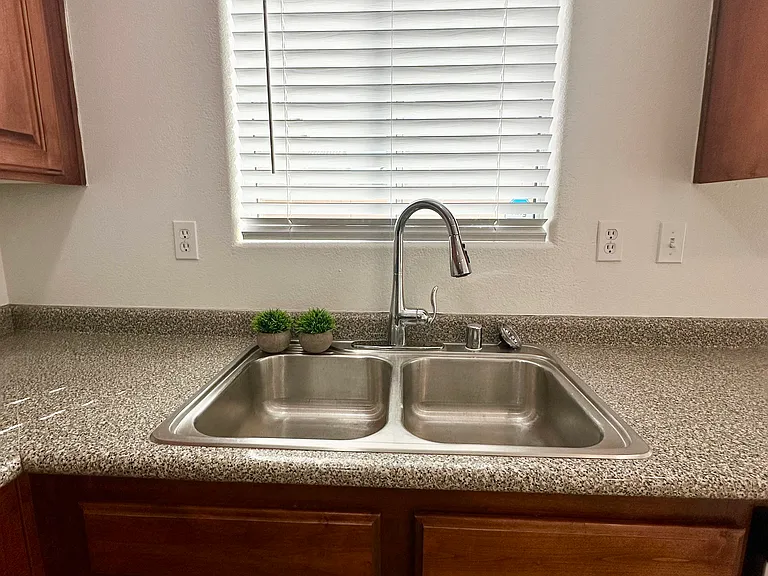 5849 Old English Ct — Photo 10