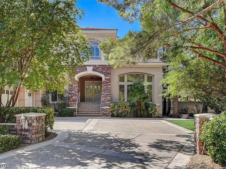 2041 Troon Dr — Photo 3