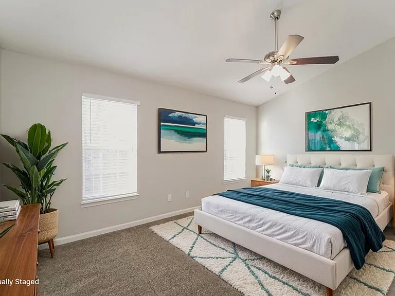 2700 Hampton View Ct — Photo 11
