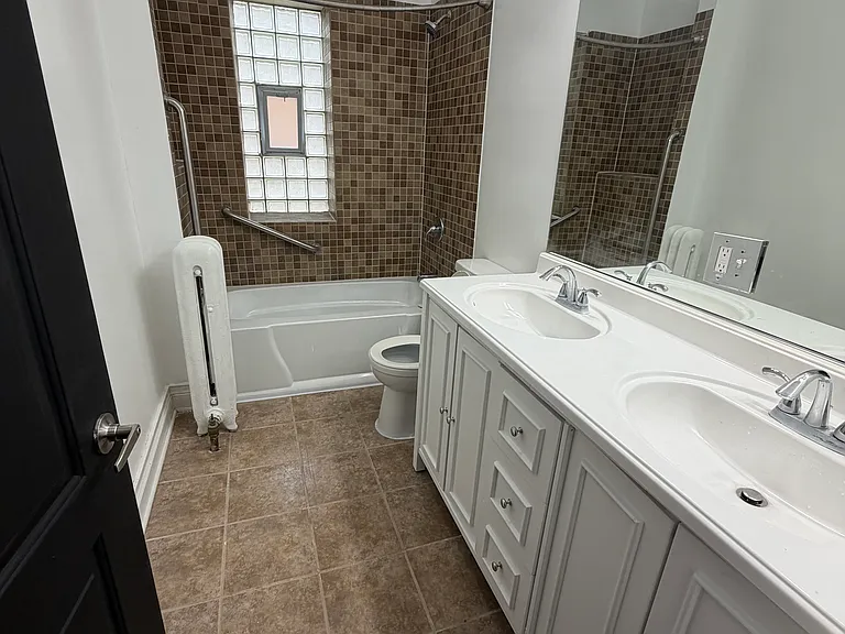 1325 S Independence Blvd #3 — Photo 12