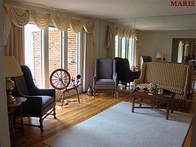3rd image of 319 Claymont Dr