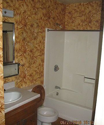 4th image of 12168 Francis Dr