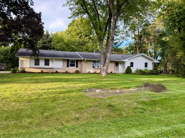 18830 Brookdale Dr, Brookfield, WI 53045