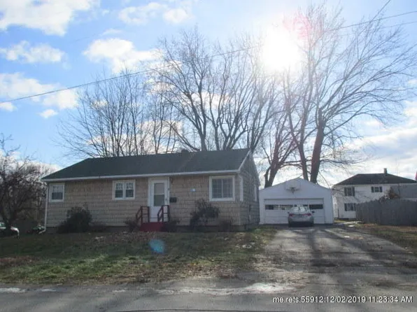 17 Saint John St, Winslow, ME 04901