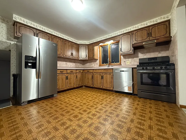 10 Kingston Ln — Photo 19