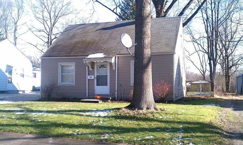 1st image of 887 Manitou Ave